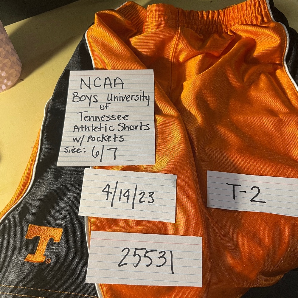NCAA Boys University of Tennessee VOLS athletic shorts with pockets size 6/7-.pr